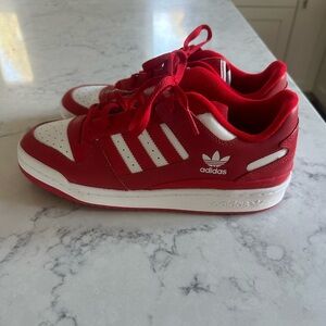 Adidas Forum Low Scarlet, 8.5M (9.5W)